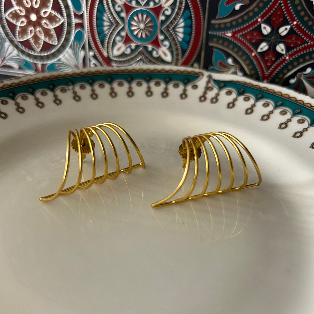 Wire hoops – Myrhabyrhea